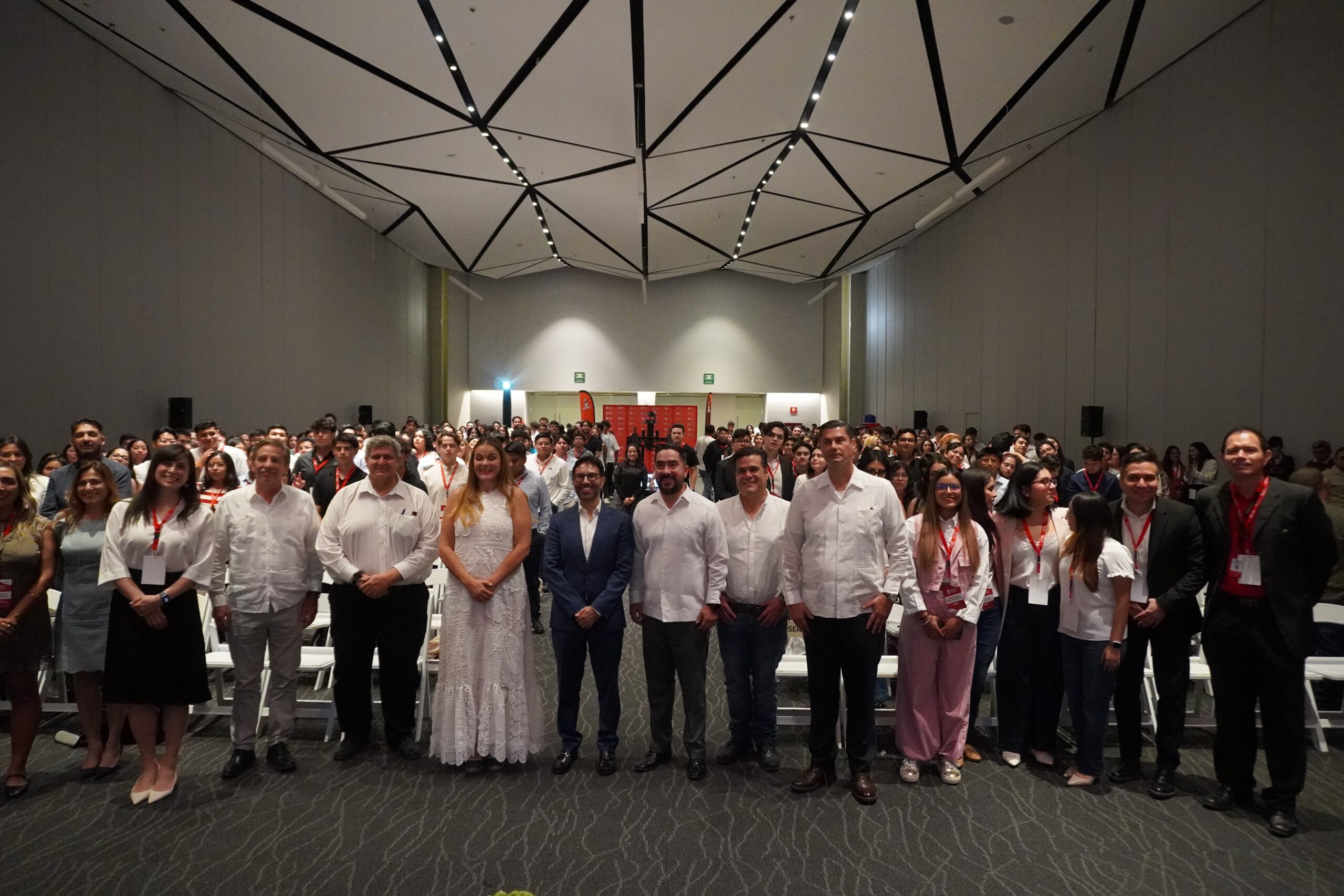 UVM inaugura en Mérida el 5° Congreso Nacional de Negocios ...